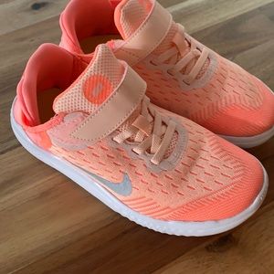 Nike free runner
